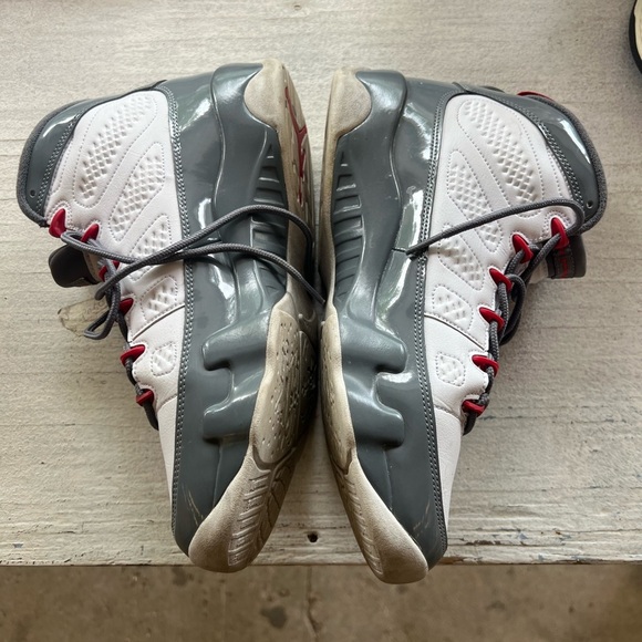 Jordan Men's Gray and White Sneakers Retro 9 Fire Red Nike Air Jordan - Picture 3 of 8